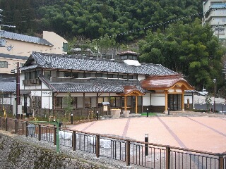 新しくなった外湯「薬師湯」