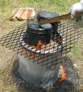 飯ごうでごはんを炊いて