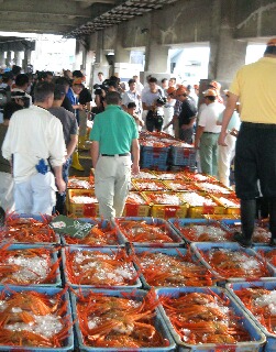 香住ガニの初せり市