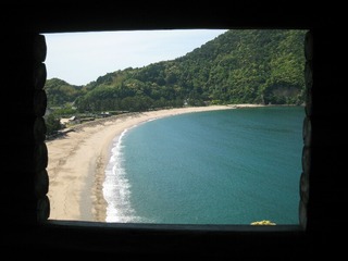 早い梅雨入り　ハマナス咲いて・・・