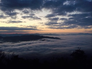 雲海（兵庫県豊岡市の来日岳から）