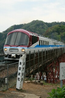 餘部鉄橋を走る「あまるべロマン号」