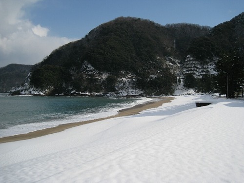 訓谷浜雪景色・東側