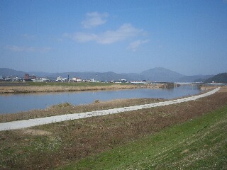 コウノトリの里　円山川