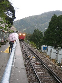 餘部駅と列車