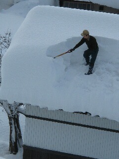 屋根の雪下ろし