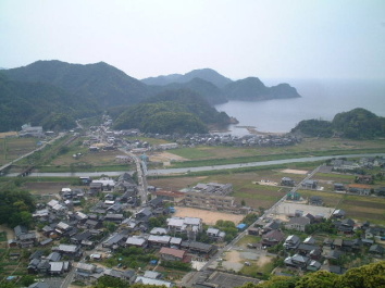 里山体験・山登り・バードウオッチングと植物観察