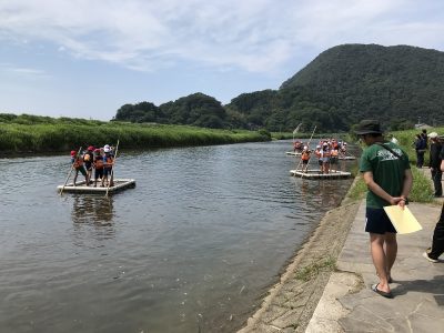 佐津川での筏下り